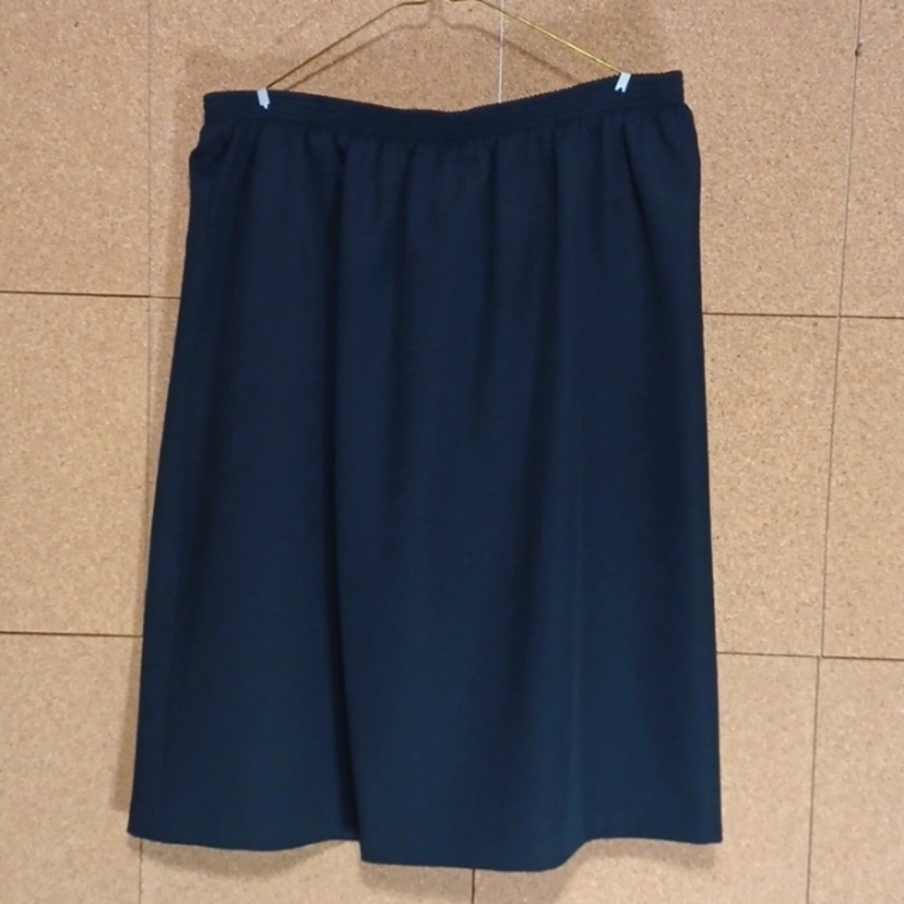Just for Women black skirt size 22W in a black polyester